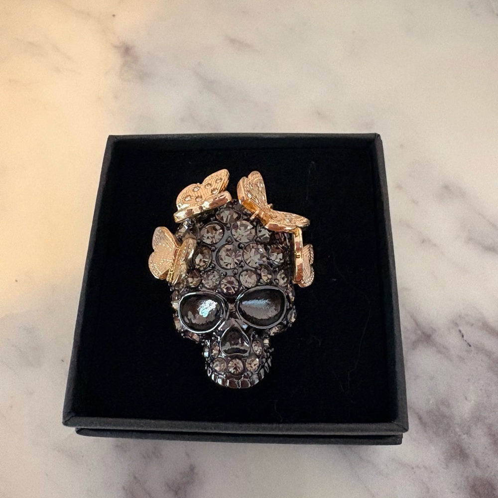 Unique Skull Statement Ring w/ Gold Butterflies, Size 8 - Picture 3 of 16